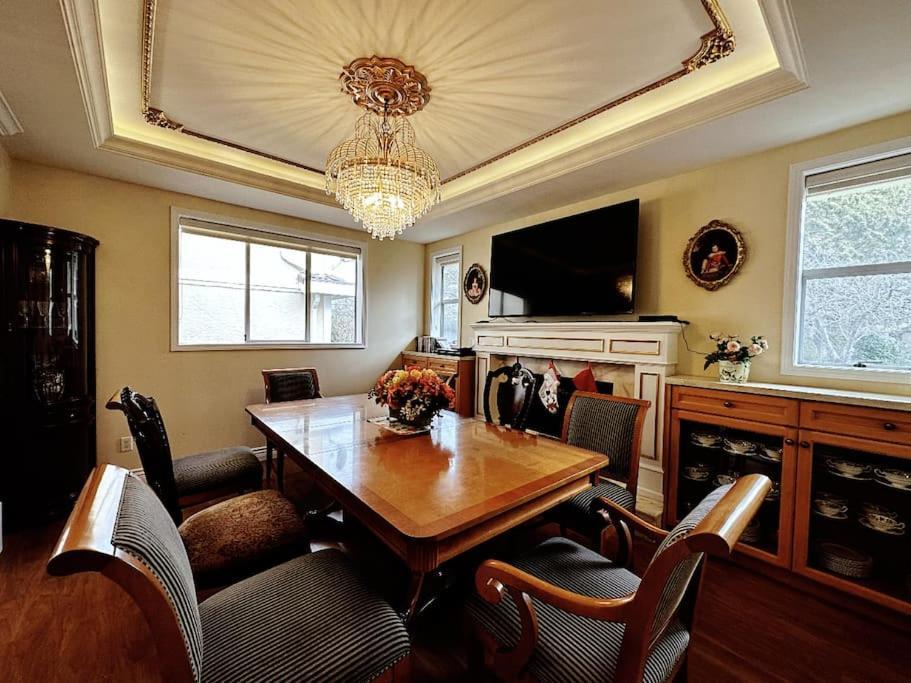 Super Cosy 8Bed & 6Bath In Vancouver Heart Near To Airport And Downtown Exterior foto
